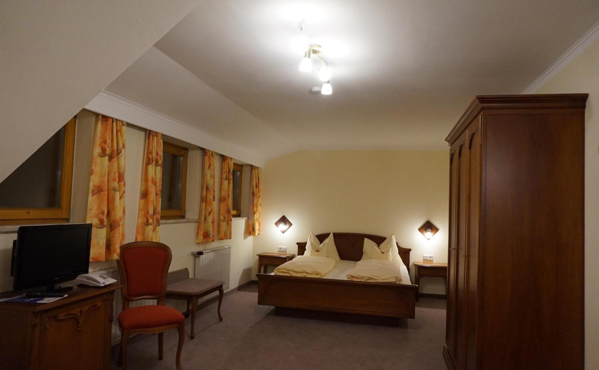 Landhotel Pacher Obervellach Ruang foto