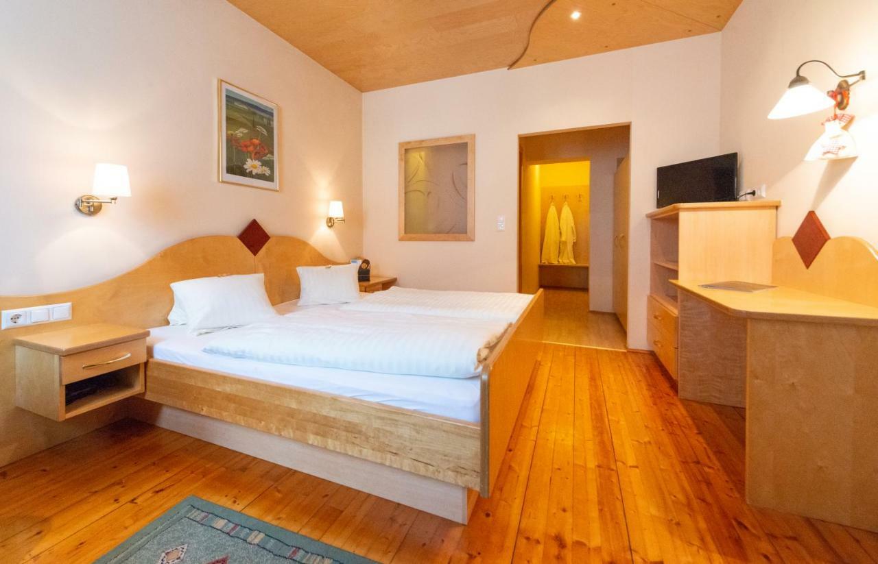 Landhotel Pacher Obervellach Bagian luar foto