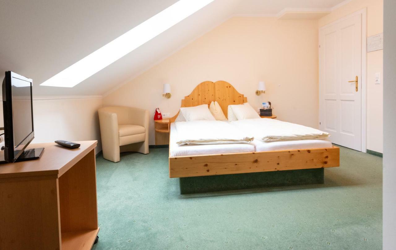 Landhotel Pacher Obervellach Bagian luar foto
