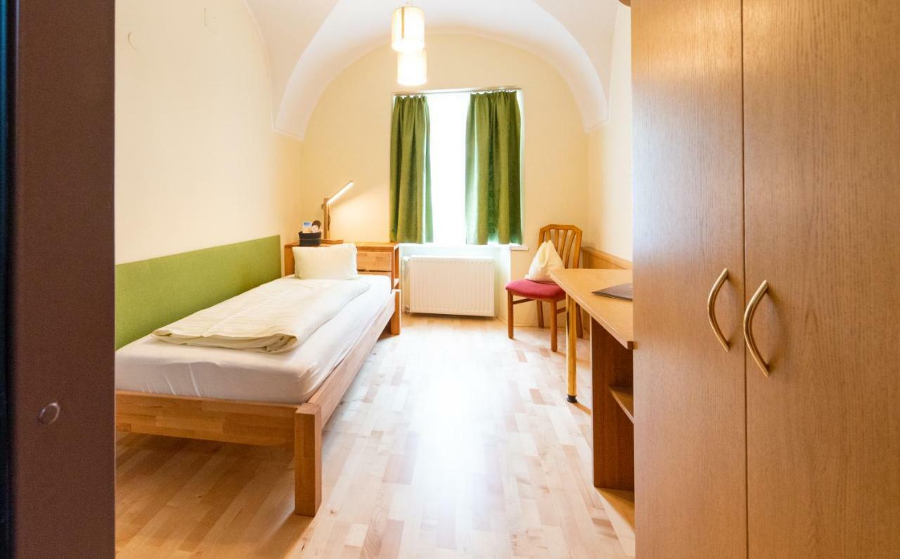 Landhotel Pacher Obervellach Bagian luar foto